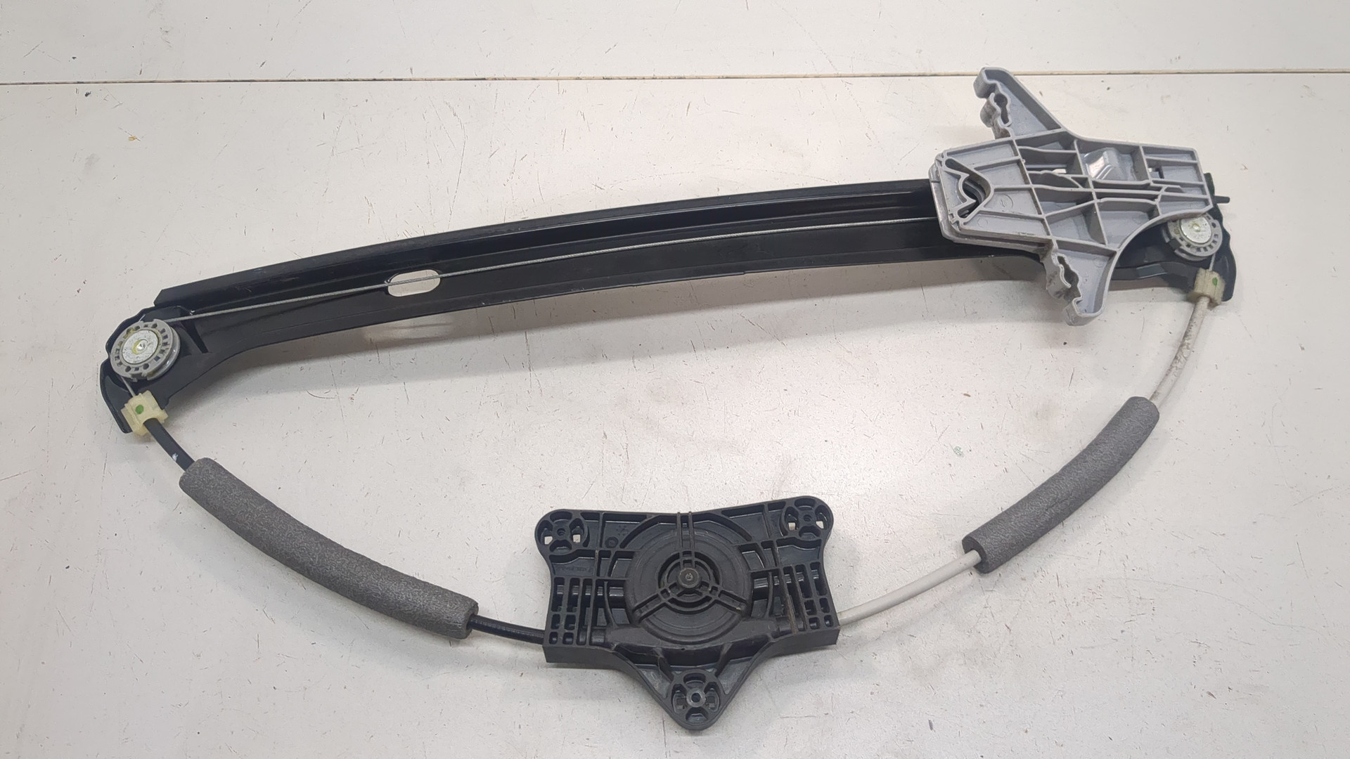 Стеклоподъемник электр. задний левый