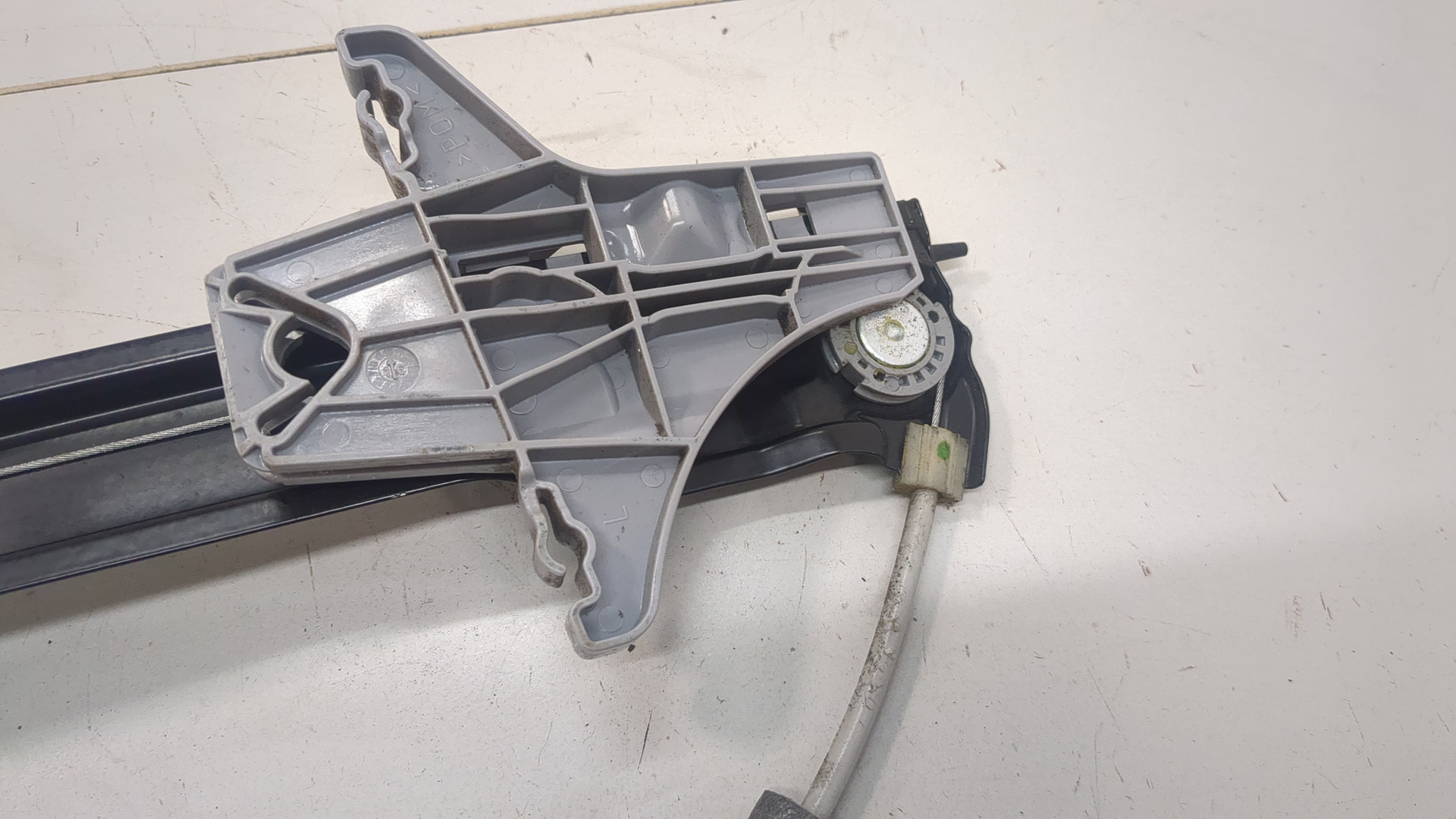 Стеклоподъемник электр. задний левый