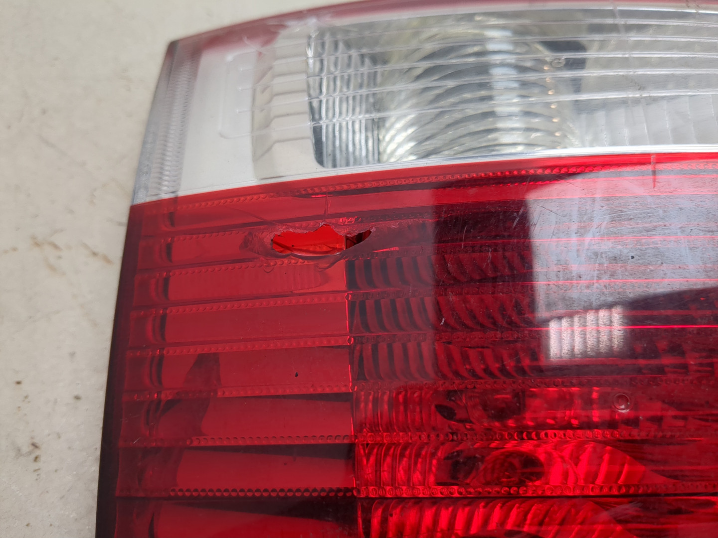 Фонарь задний внутренний левый