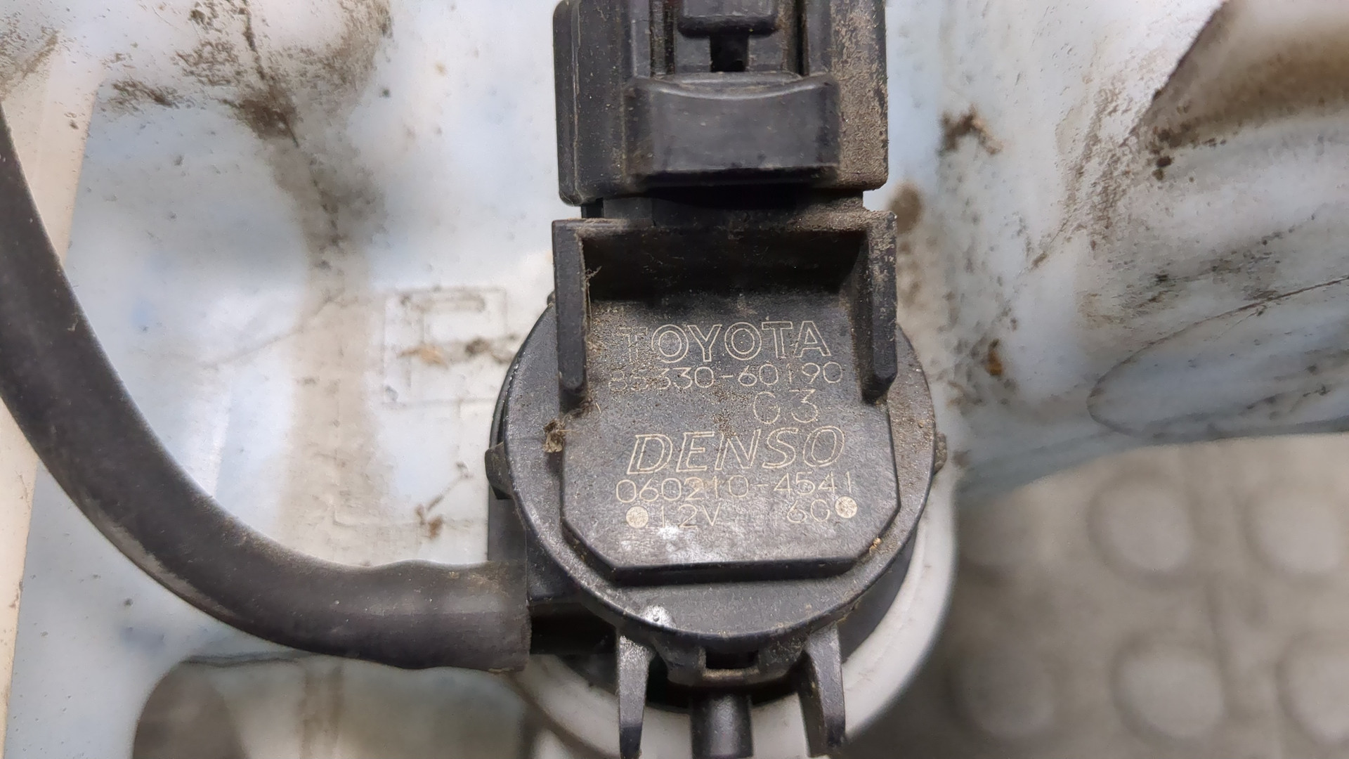 Бачок омывателя лобового стекла