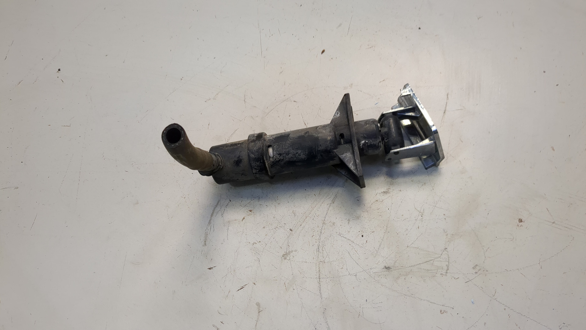 Форсунка омывателя фары