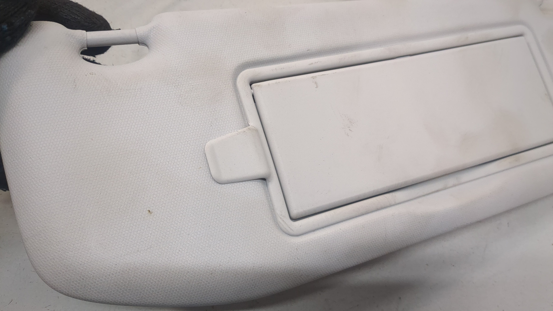 Козырек солнцезащитный