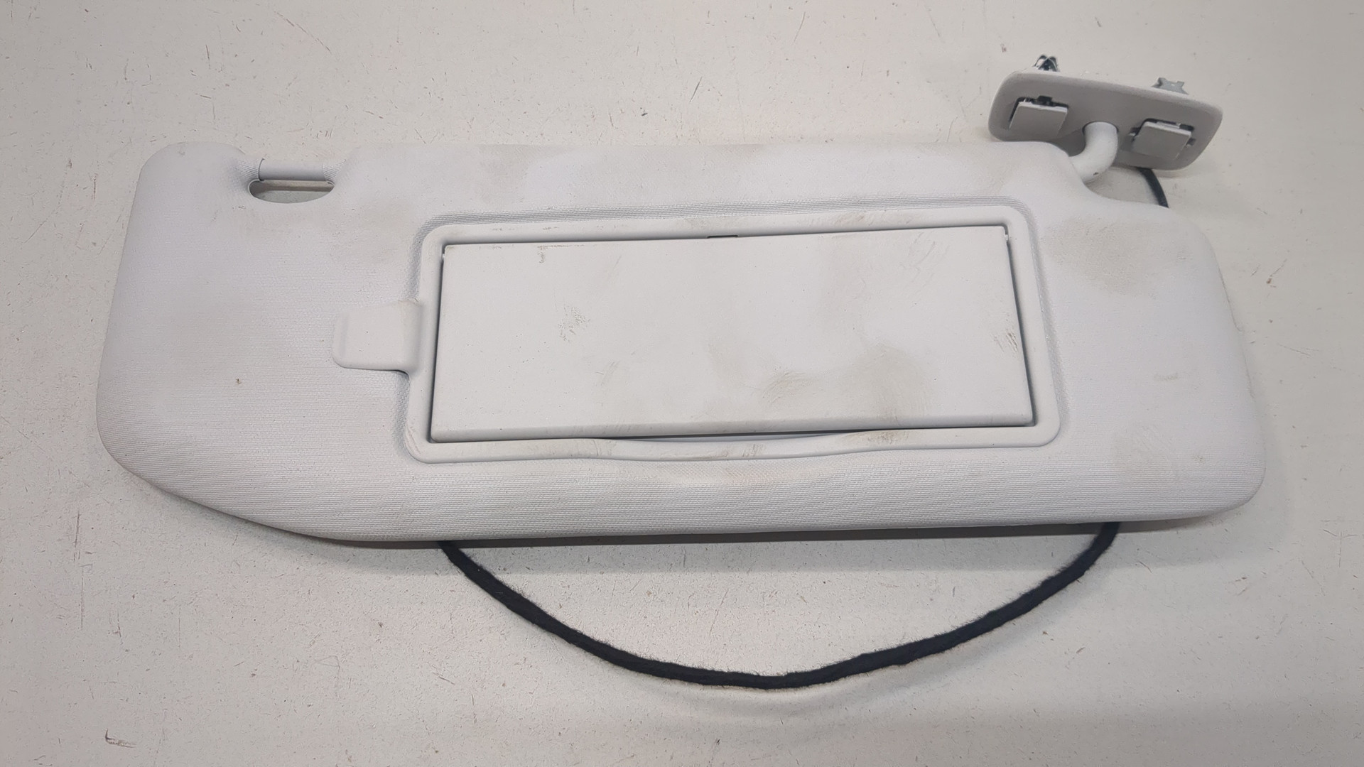 Козырек солнцезащитный