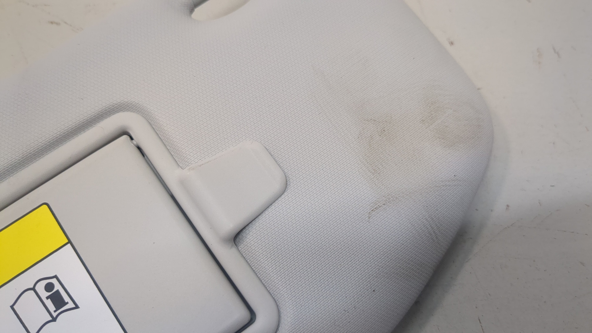 Козырек солнцезащитный