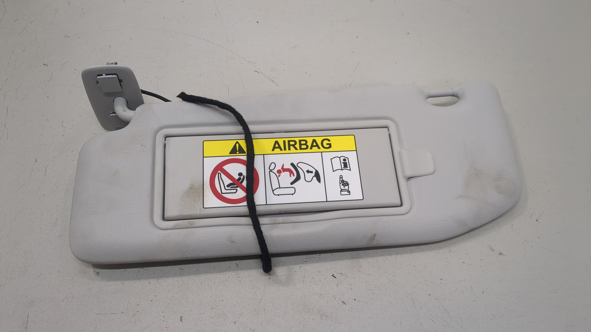 Козырек солнцезащитный