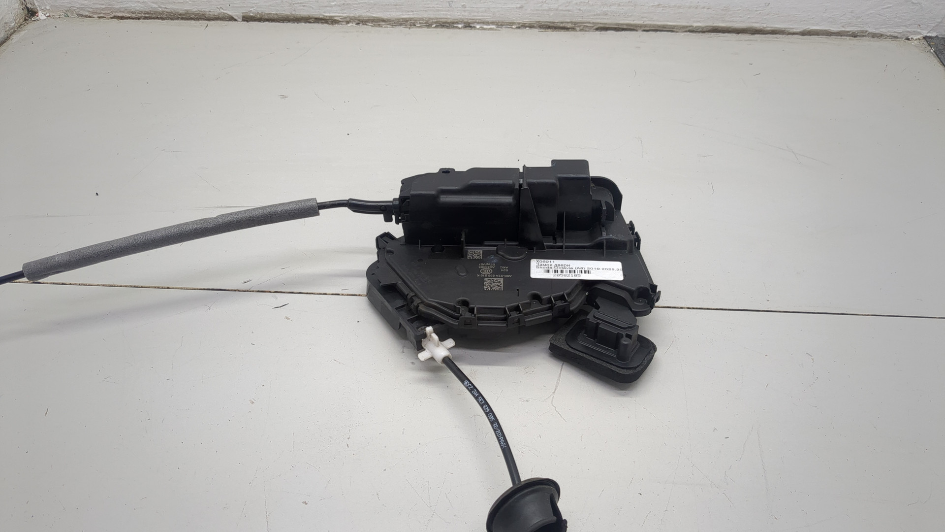 Замок двери задней правой