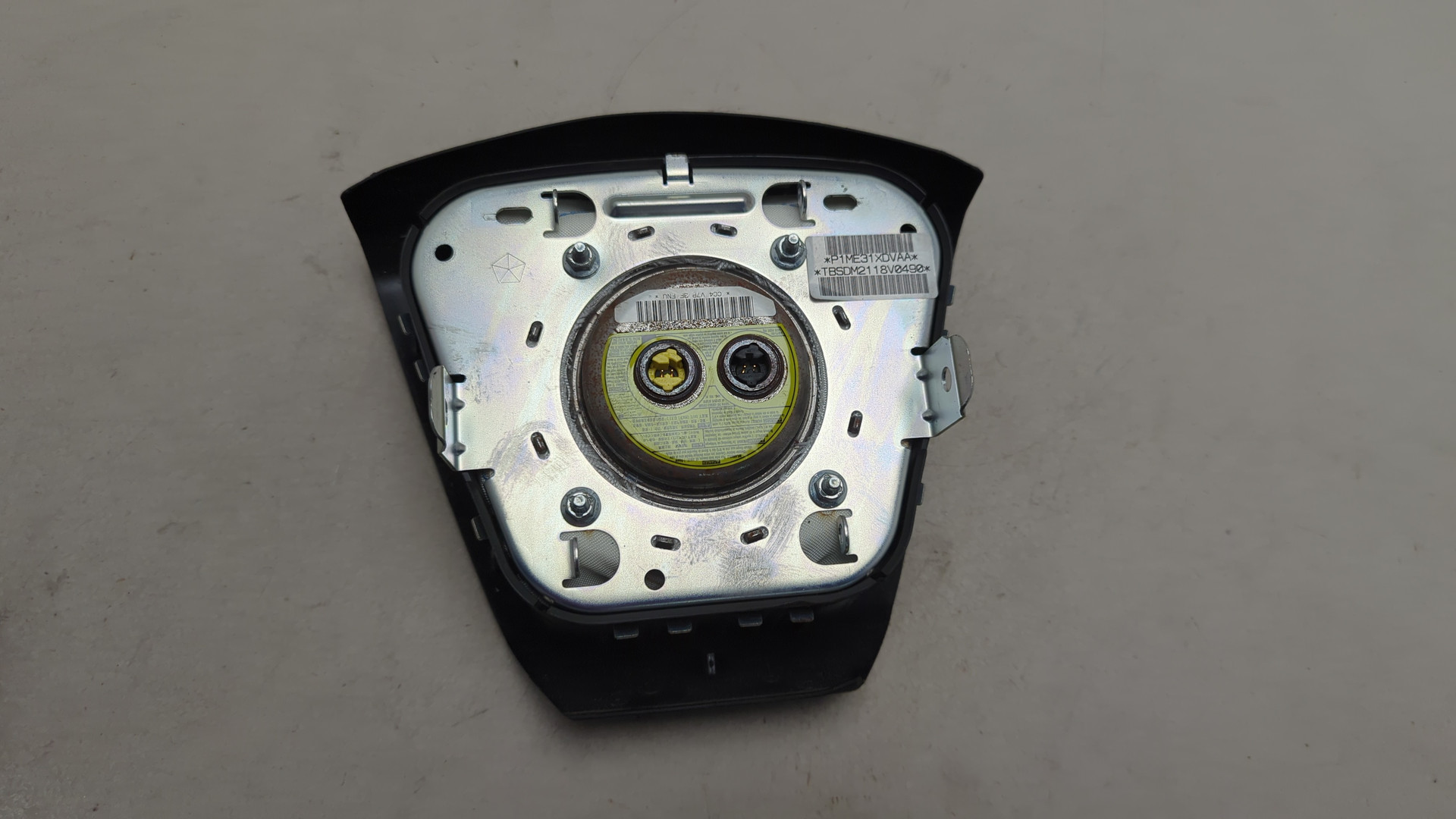 Подушка безопасности в рулевое колесо