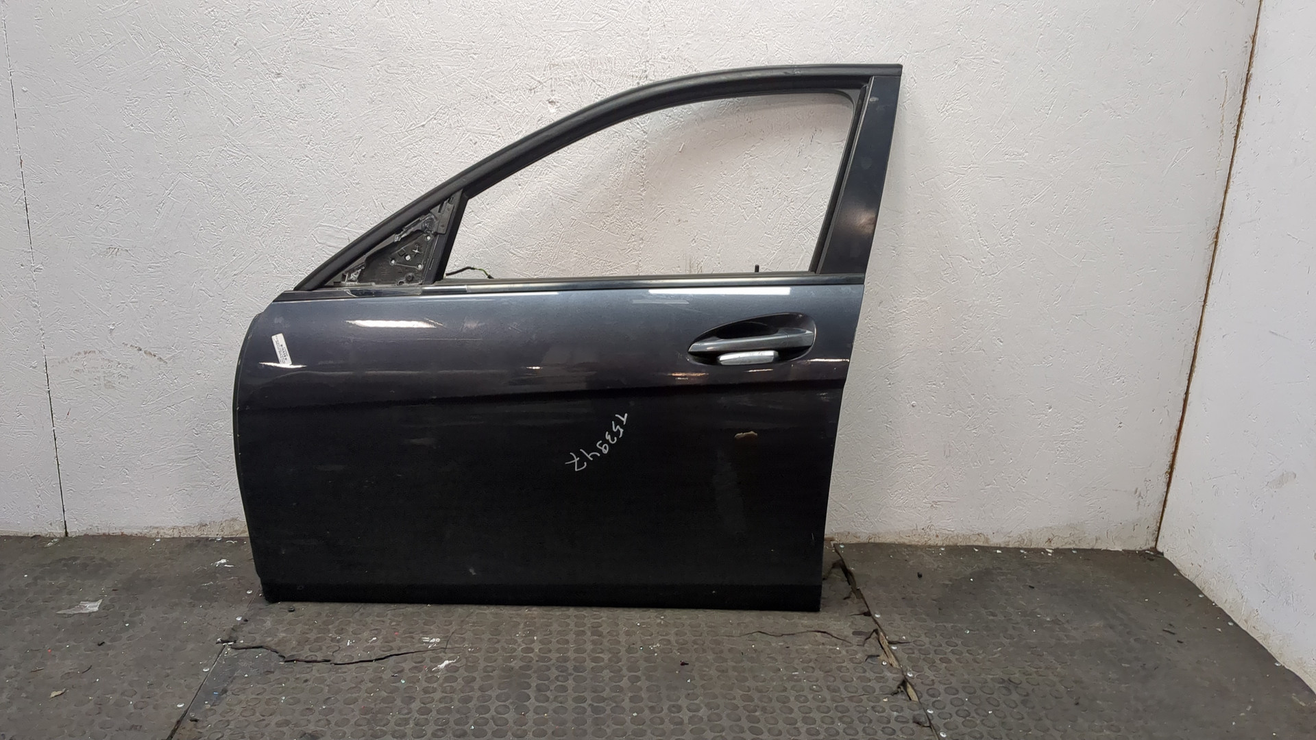 Дверь передняя левая