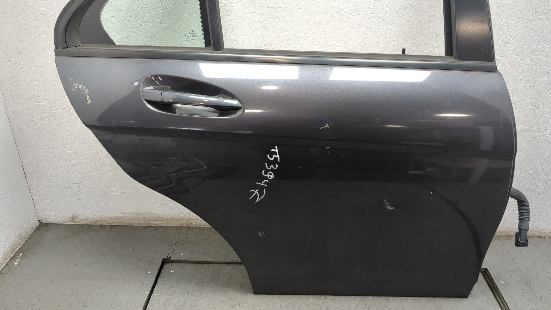 Дверь задняя правая