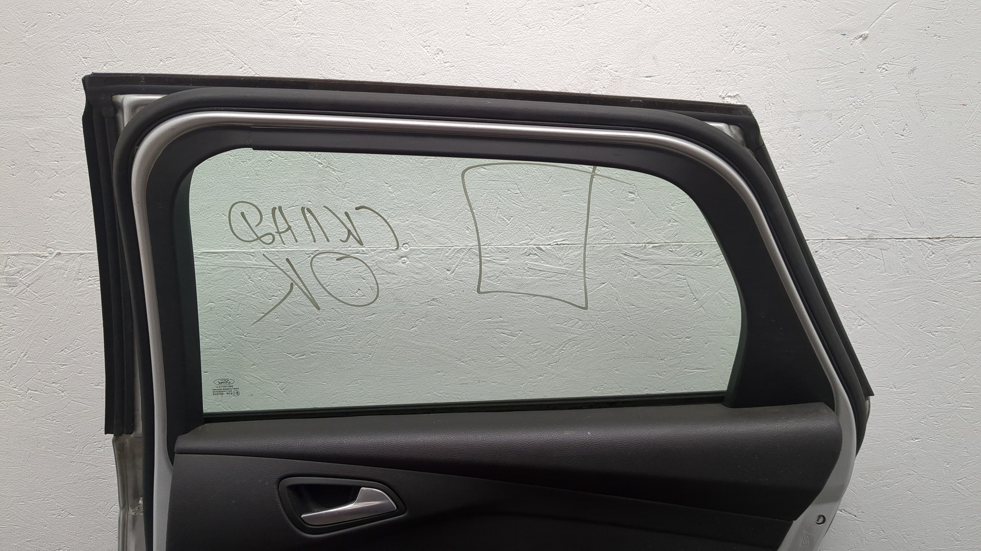 Дверь задняя правая