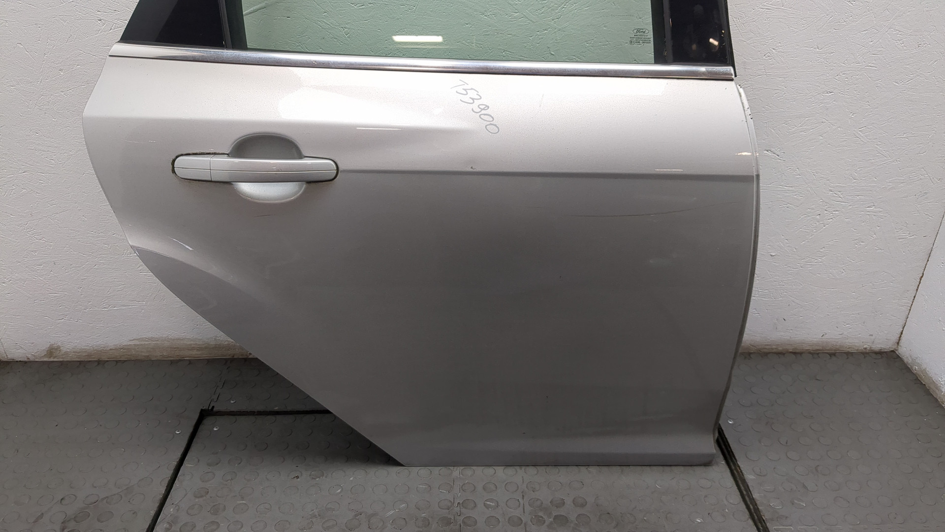 Дверь задняя правая