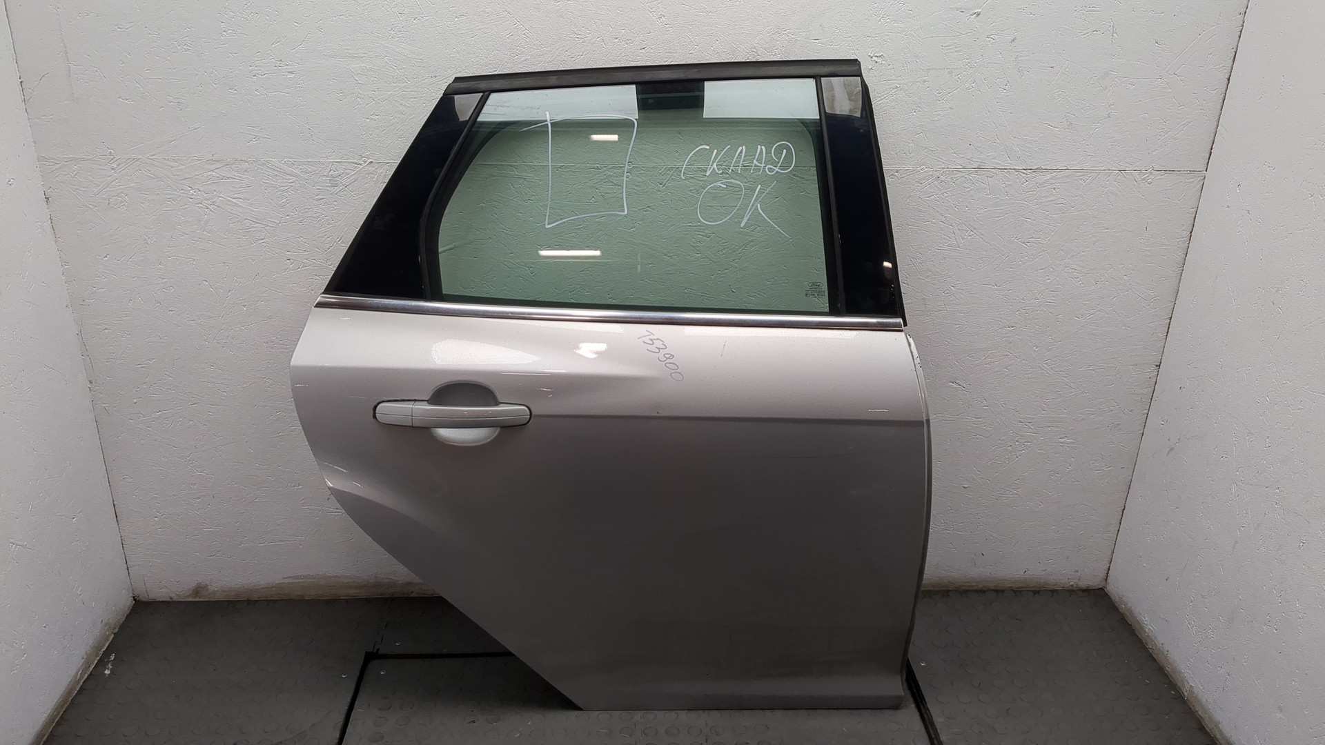 Дверь задняя правая