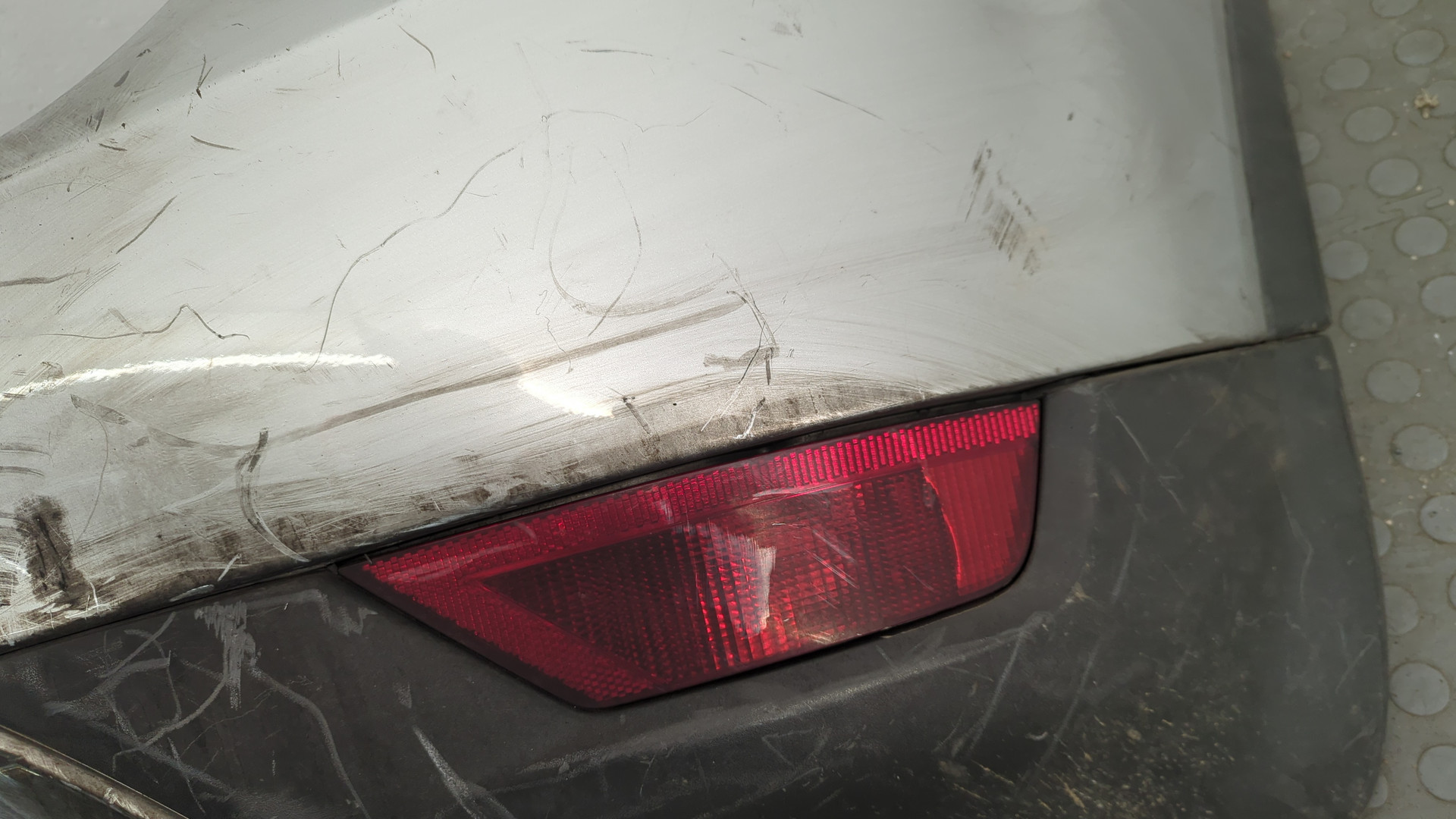 Бампер задний