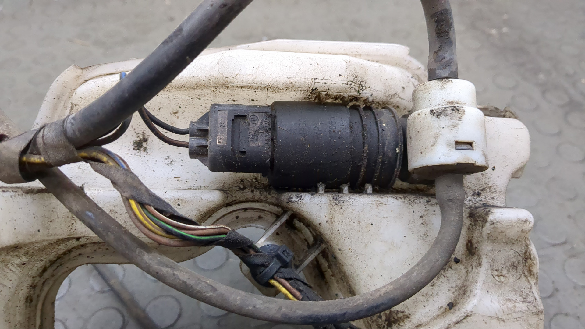 Бачок омывателя лобового стекла