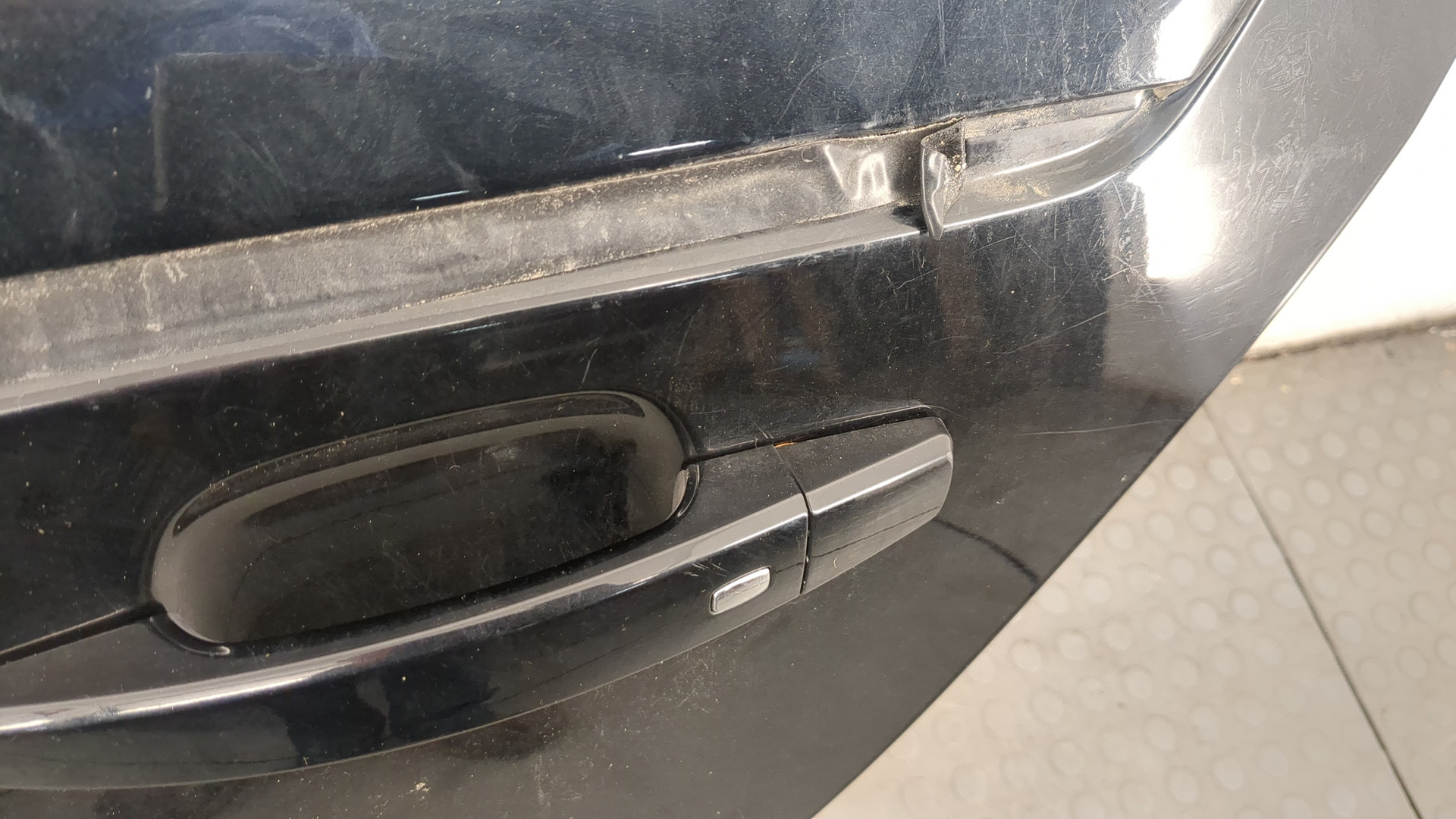 Дверь задняя левая