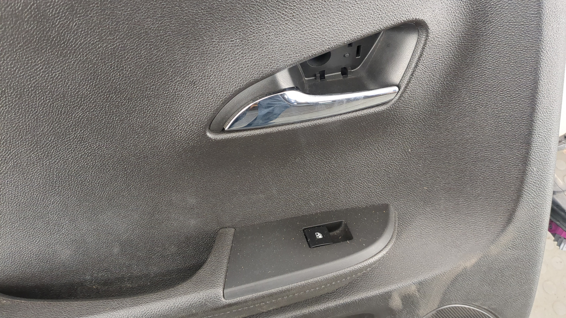 Дверь задняя левая