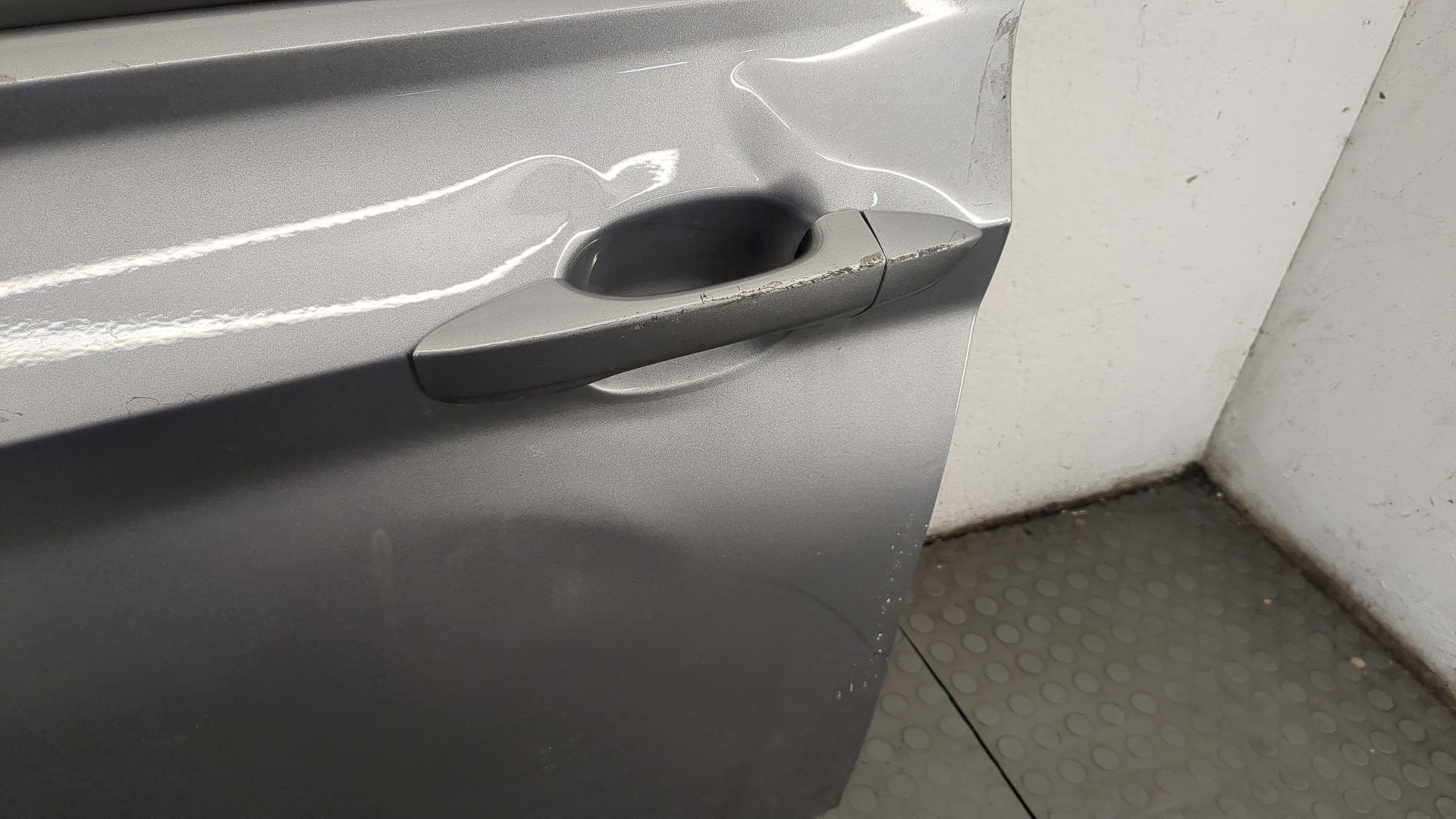 Дверь передняя левая