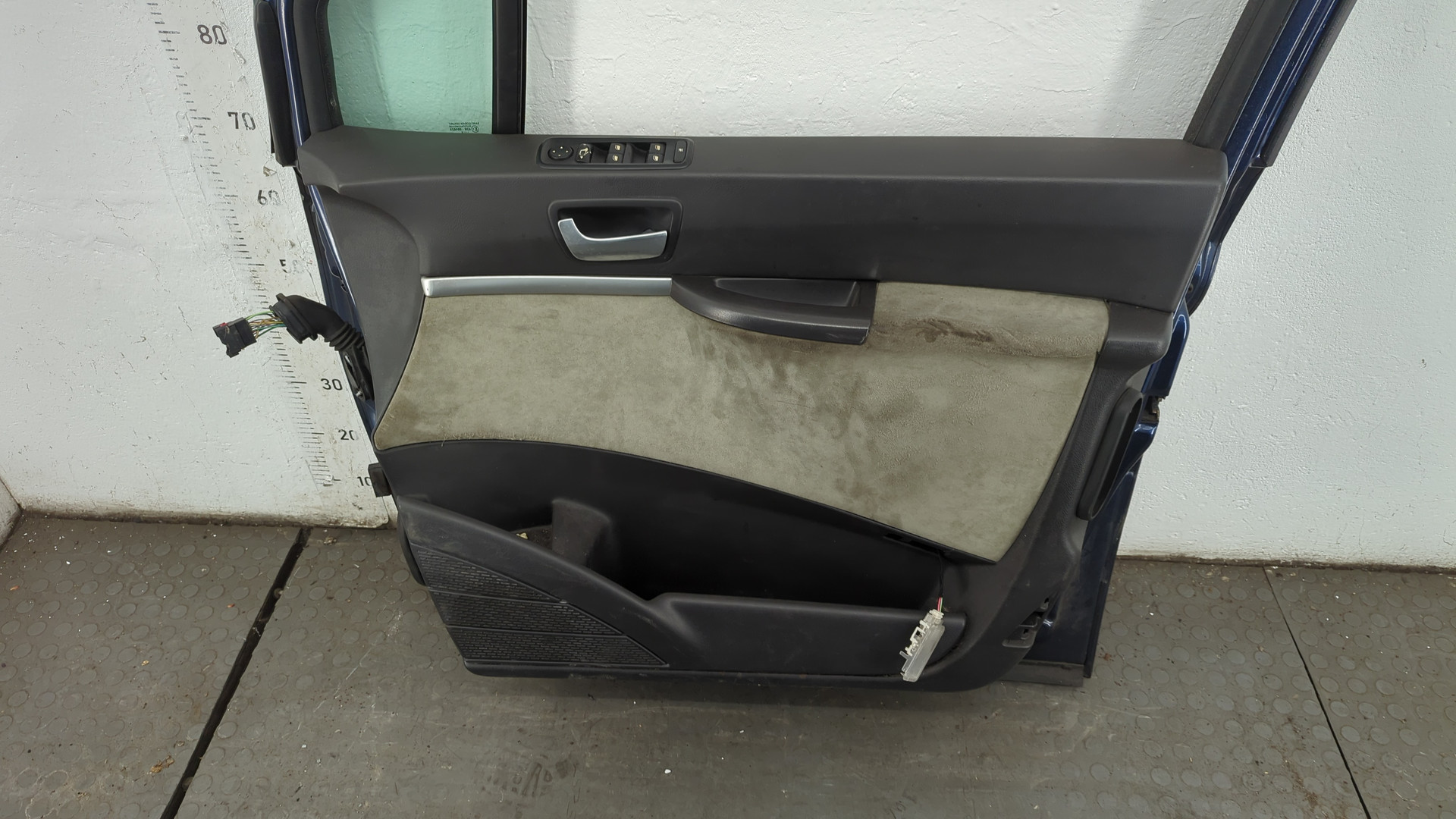 Дверь передняя правая