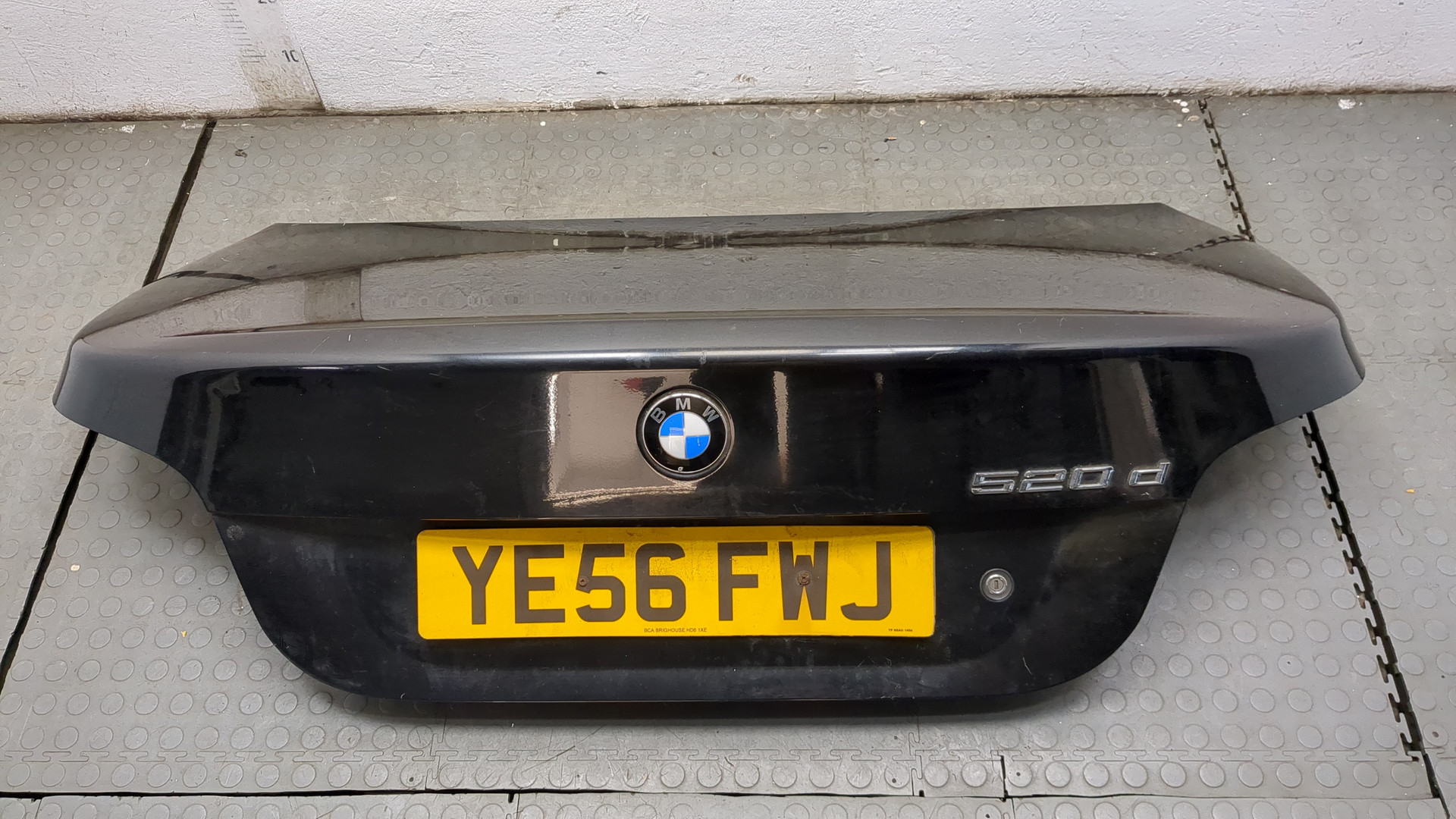 Дверь багажника