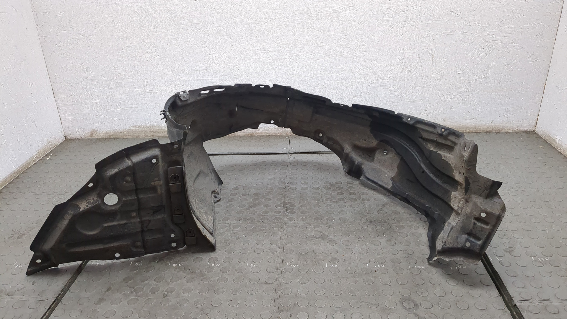 Локер передний левый