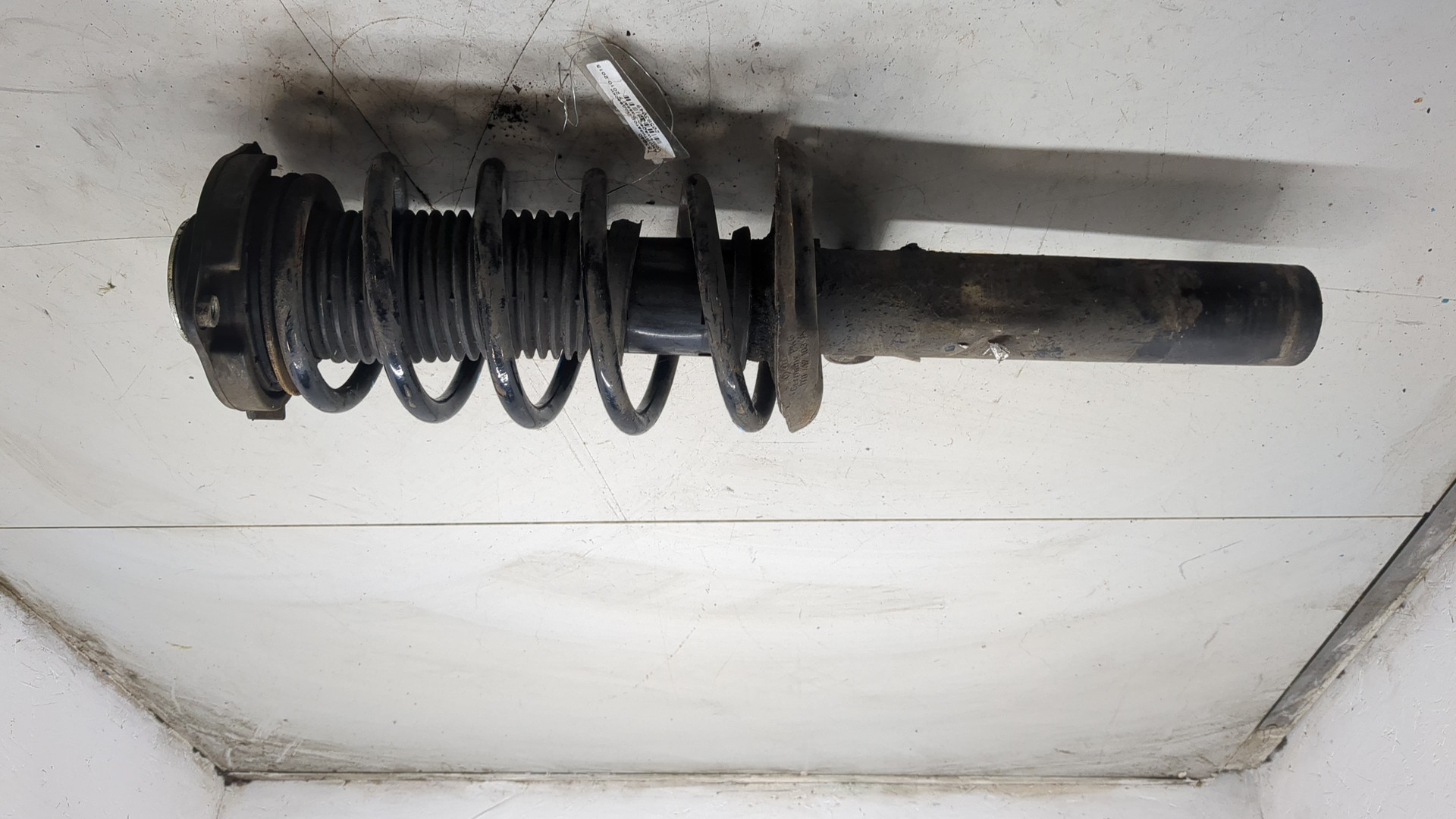 Амортизатор передний