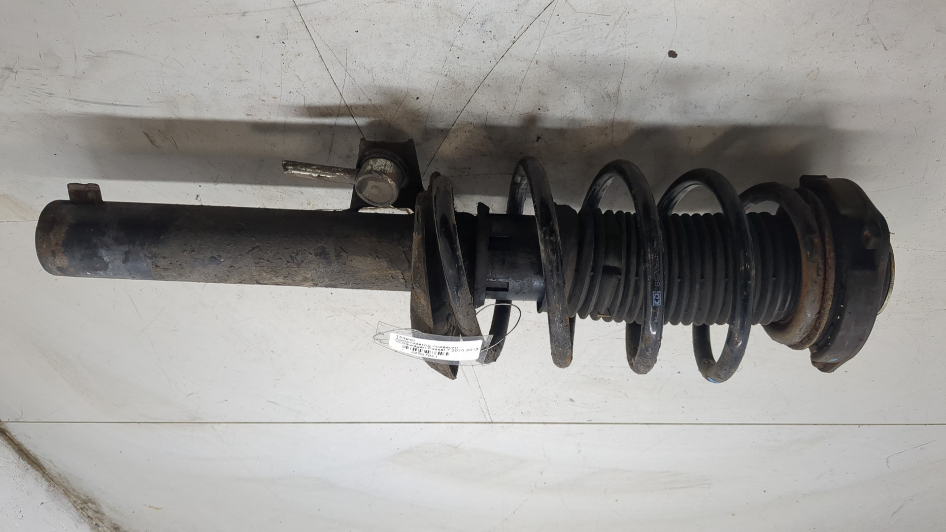 Амортизатор передний