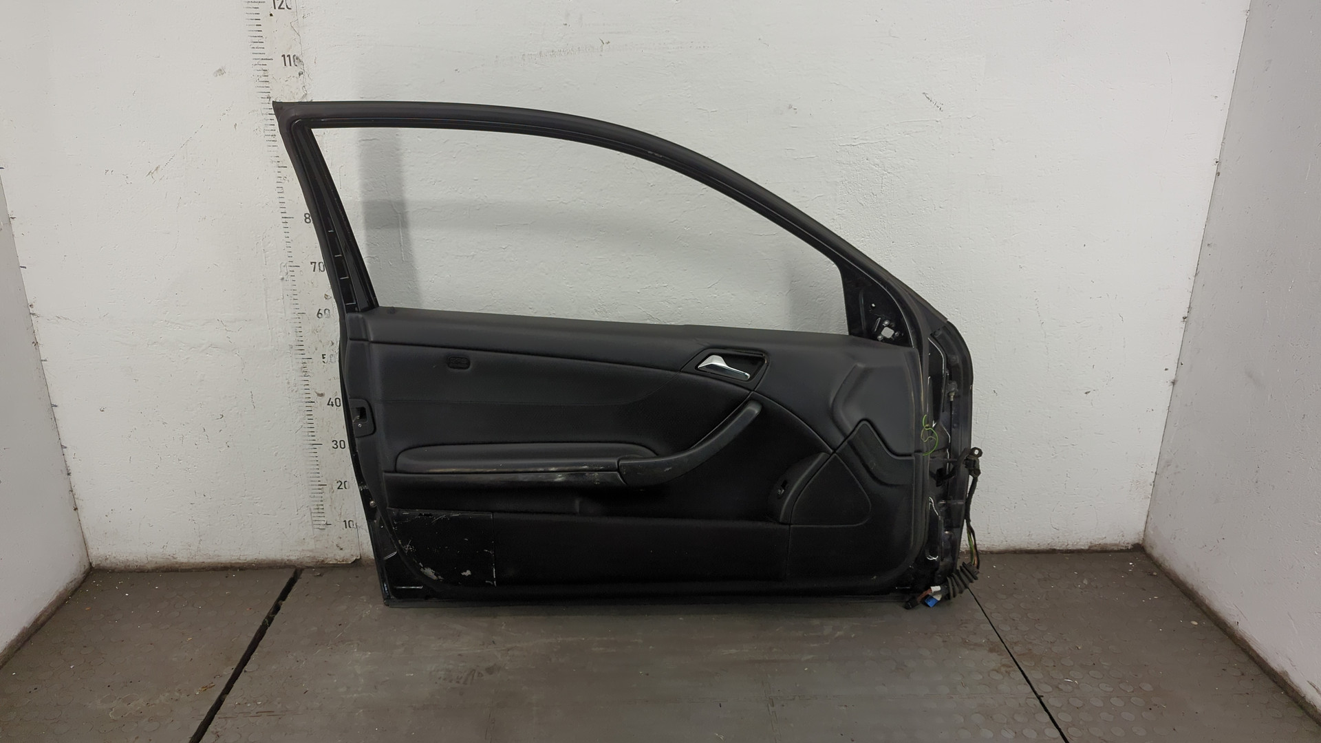 Дверь передняя левая