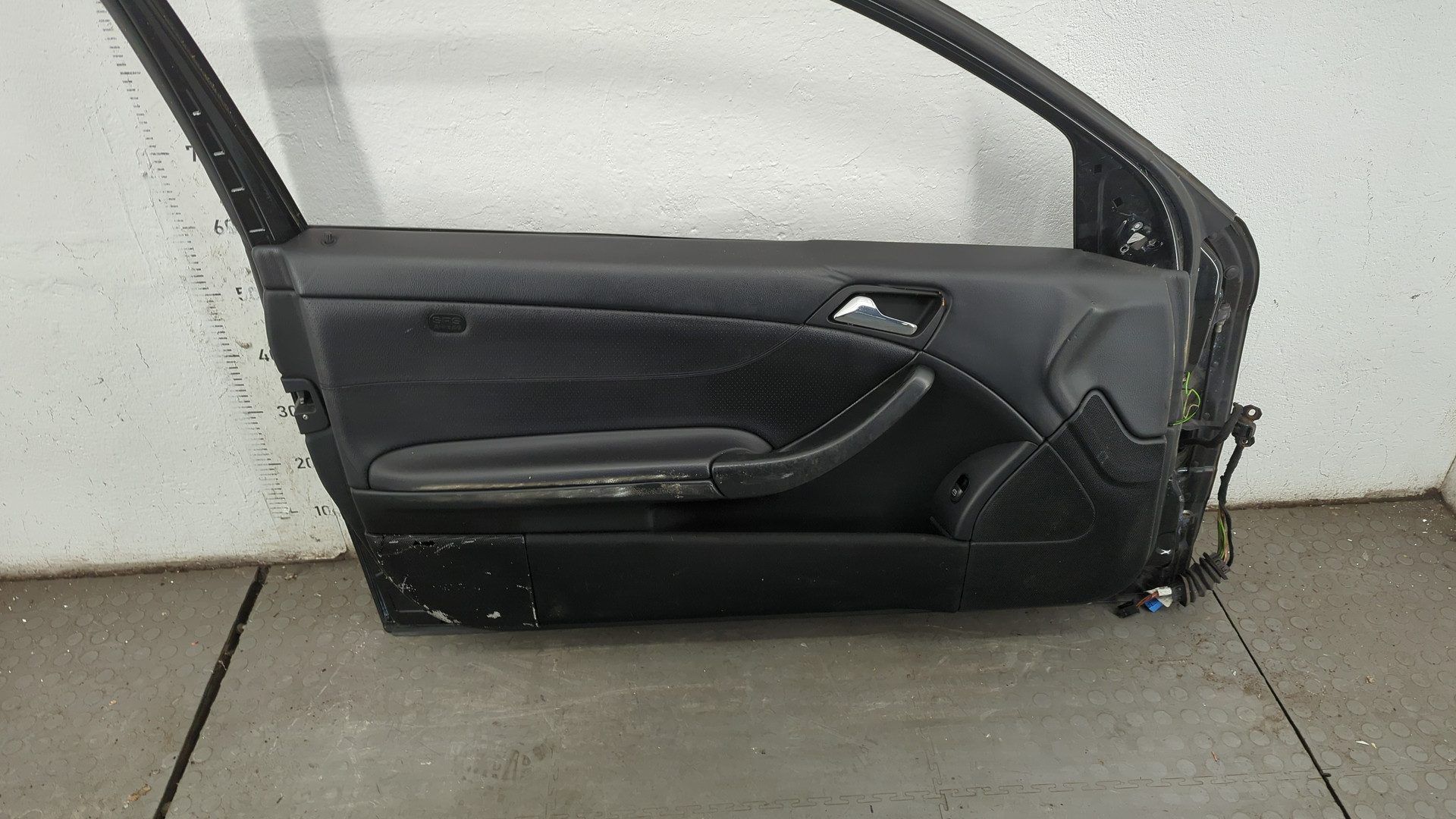 Дверь передняя левая