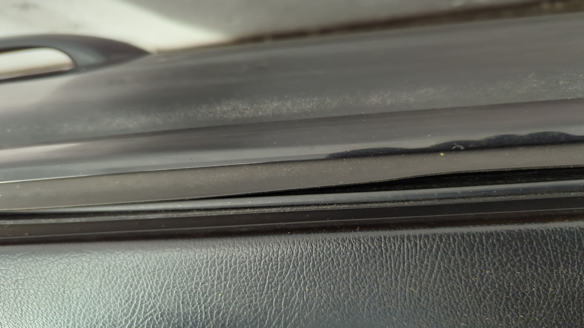 Дверь передняя левая