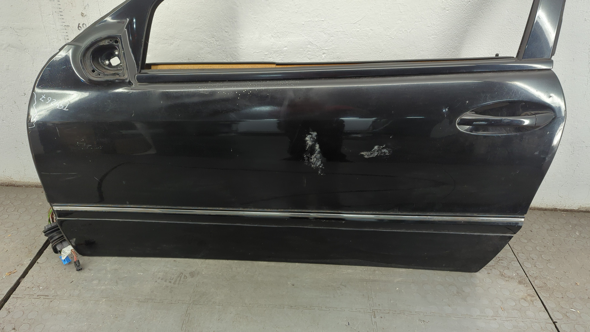 Дверь передняя левая