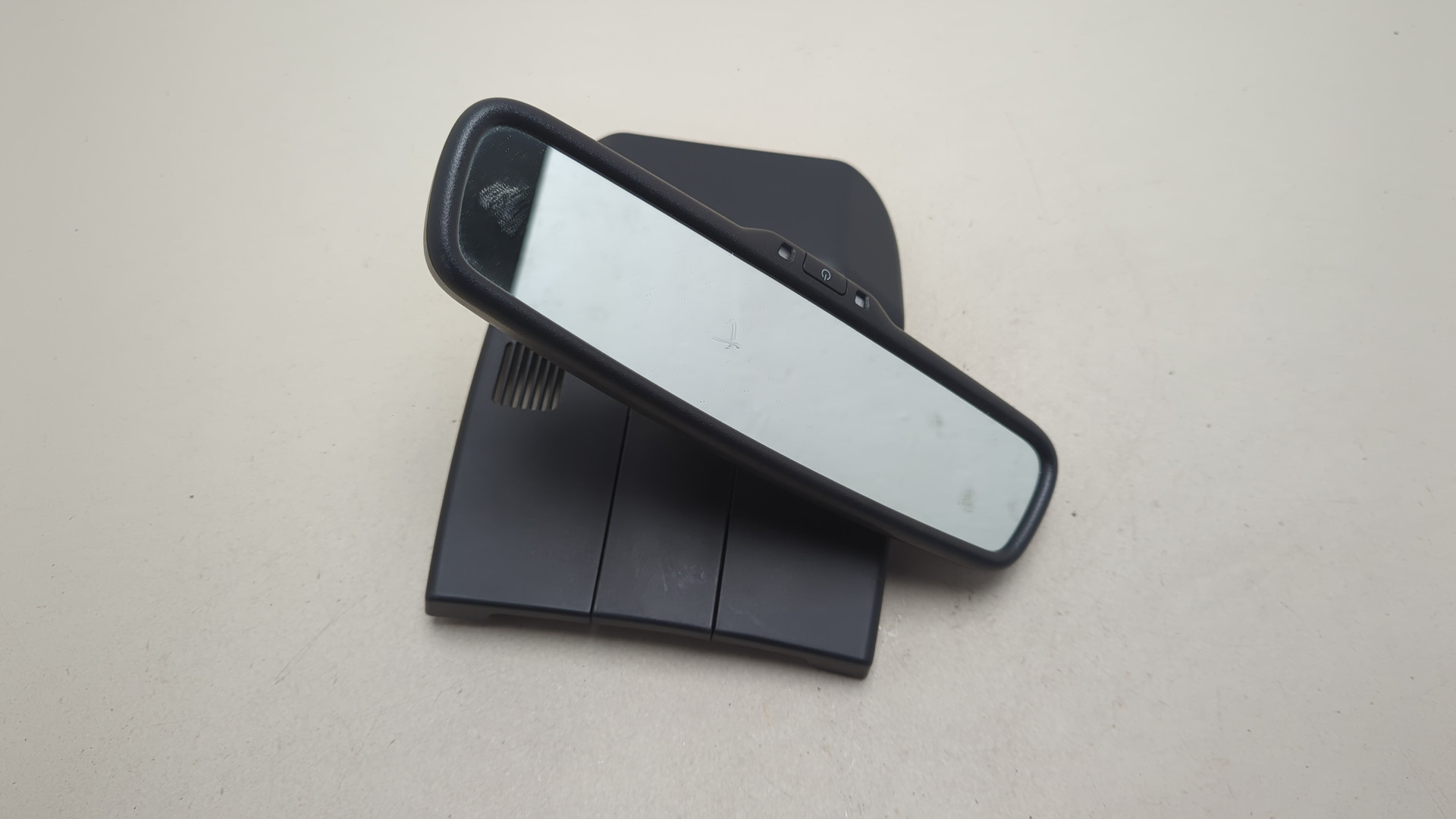 Зеркало заднего вида