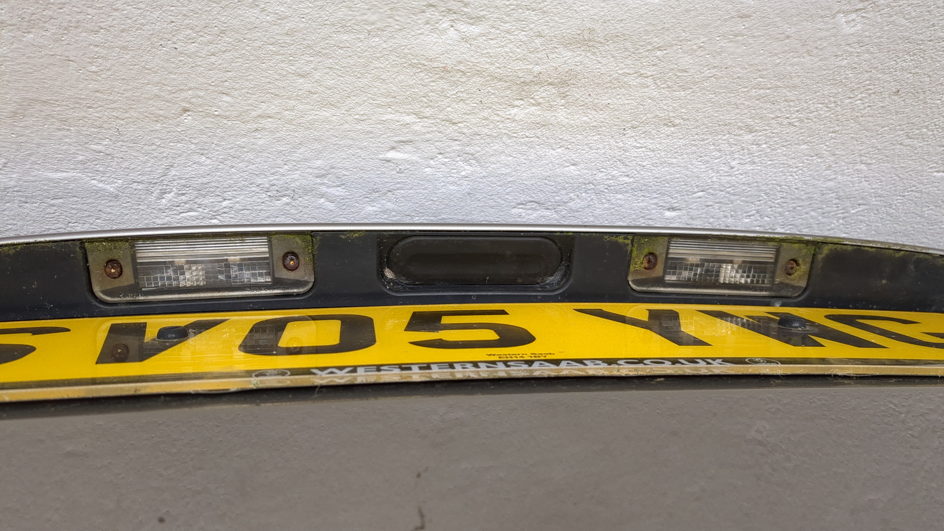 Дверь багажника