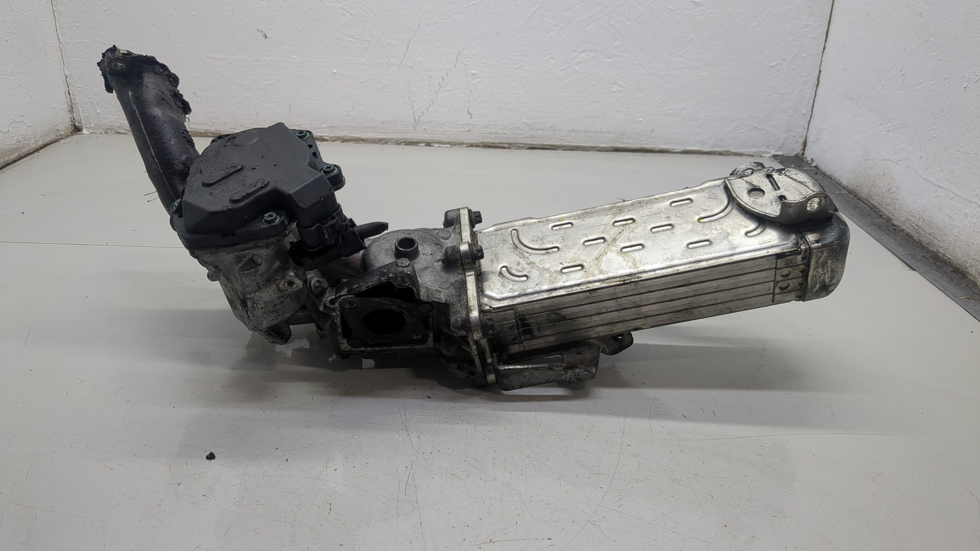 Тройник вентиляции картерных газов