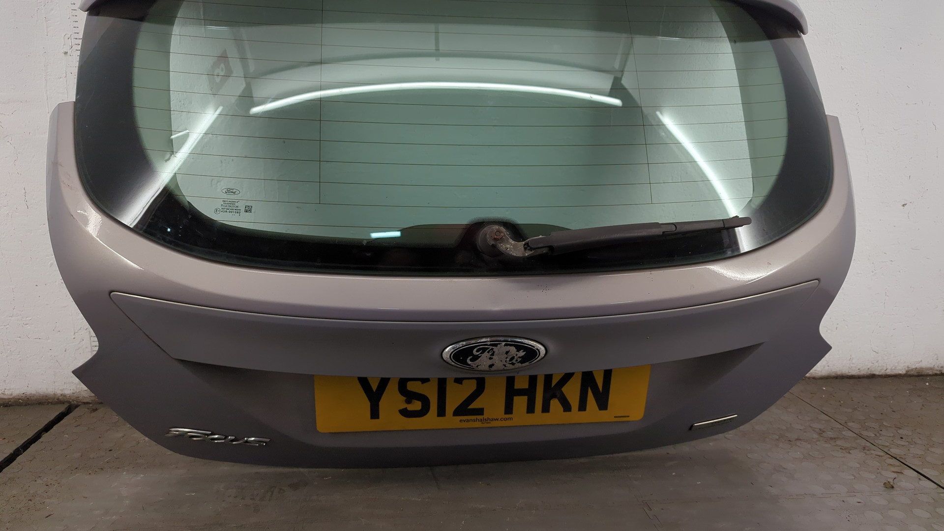 Дверь багажника