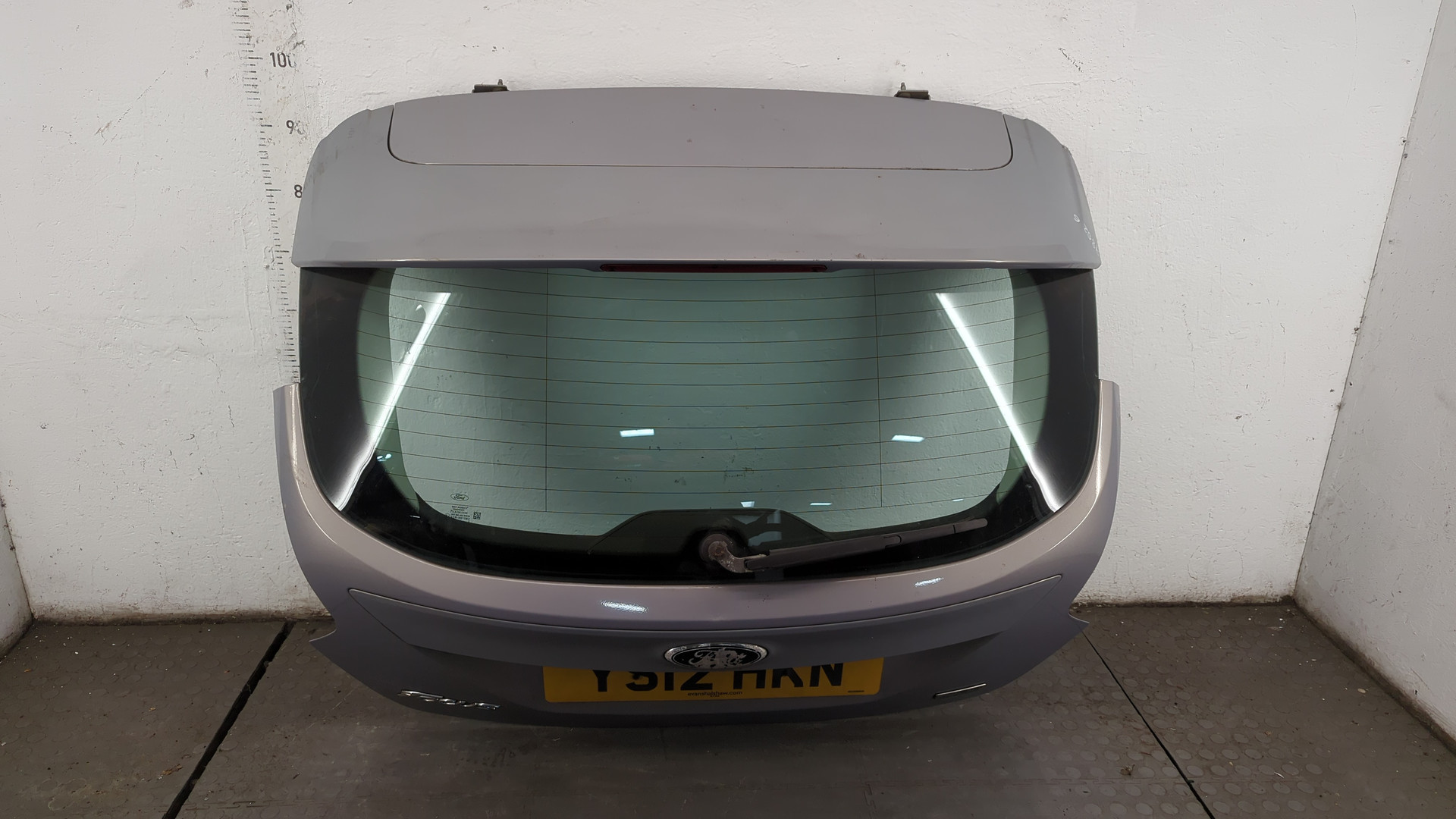 Дверь багажника