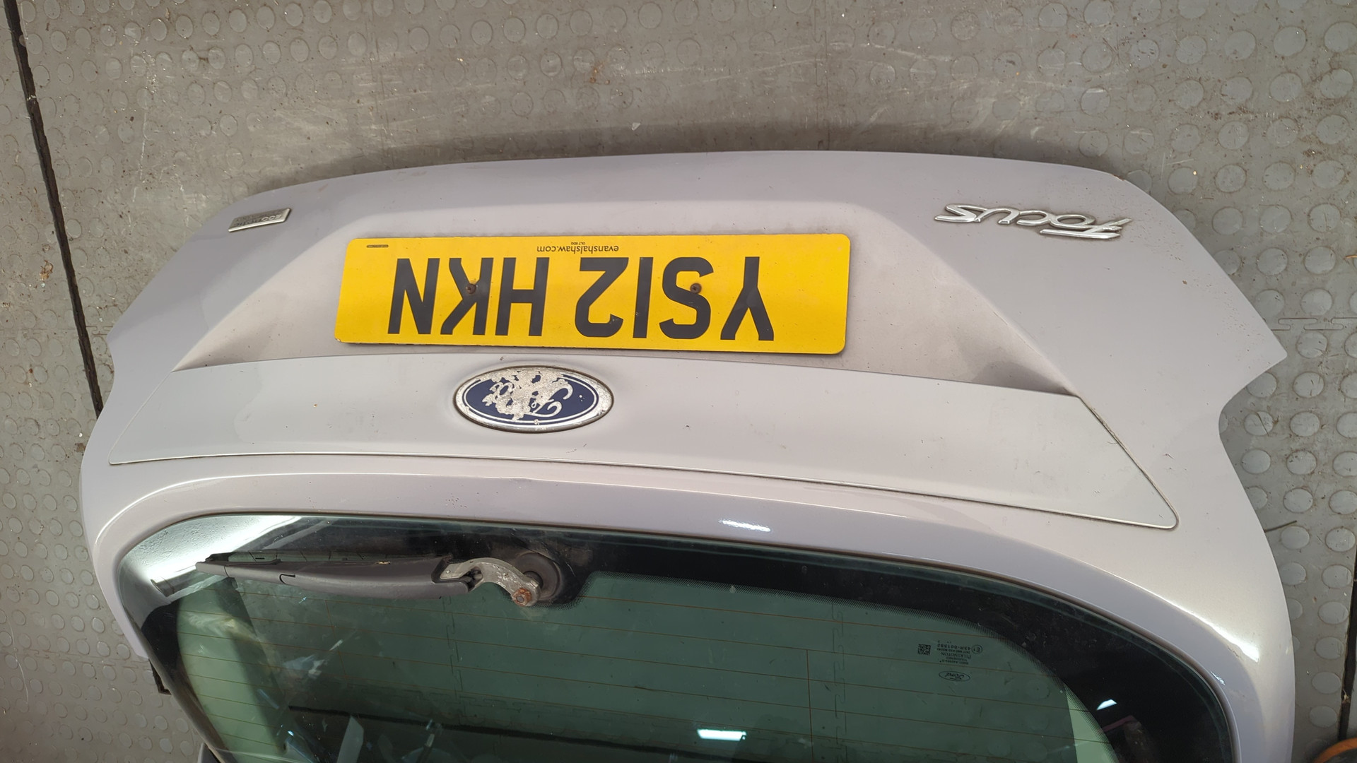 Дверь багажника