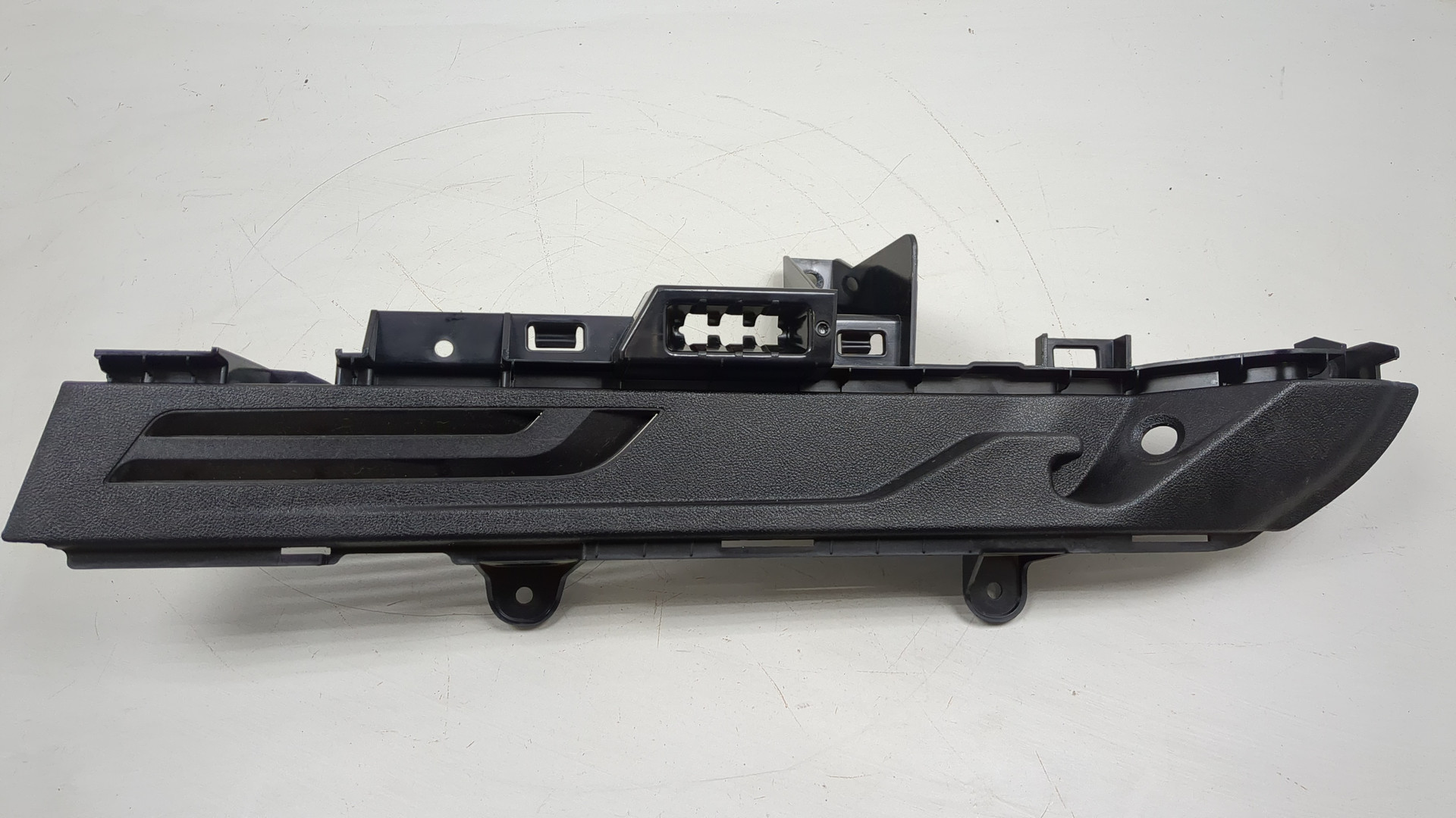 Обшивка багажника