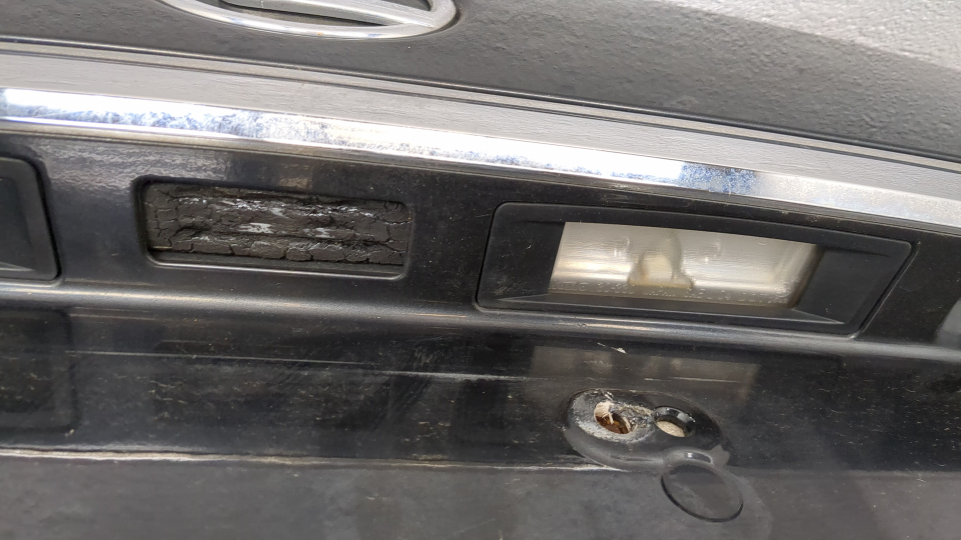 Дверь багажника