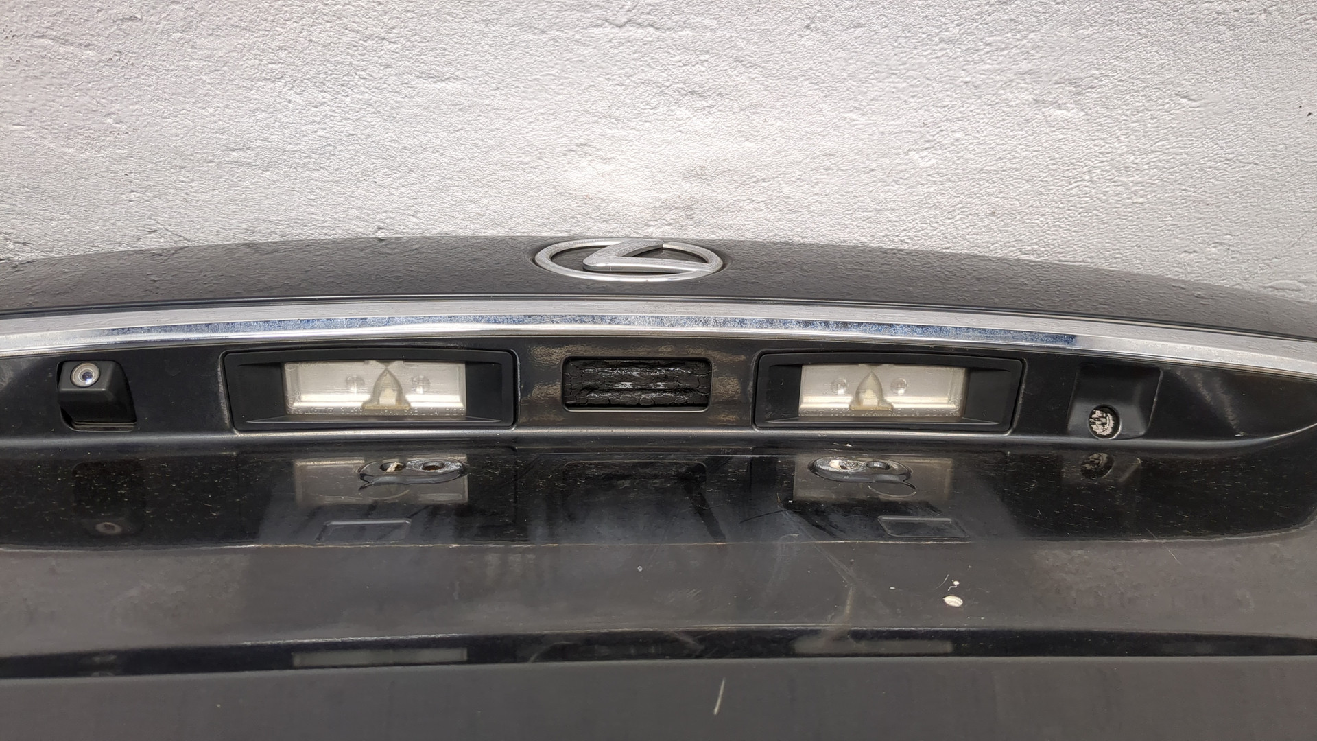 Дверь багажника