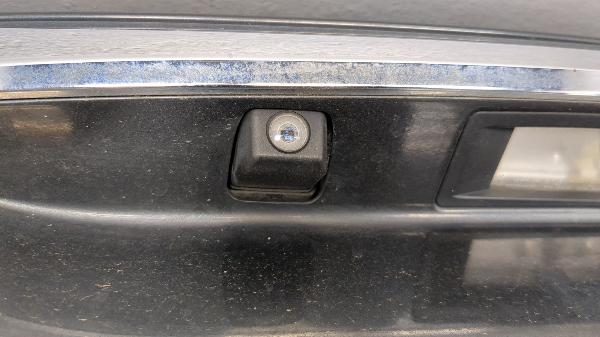 Дверь багажника