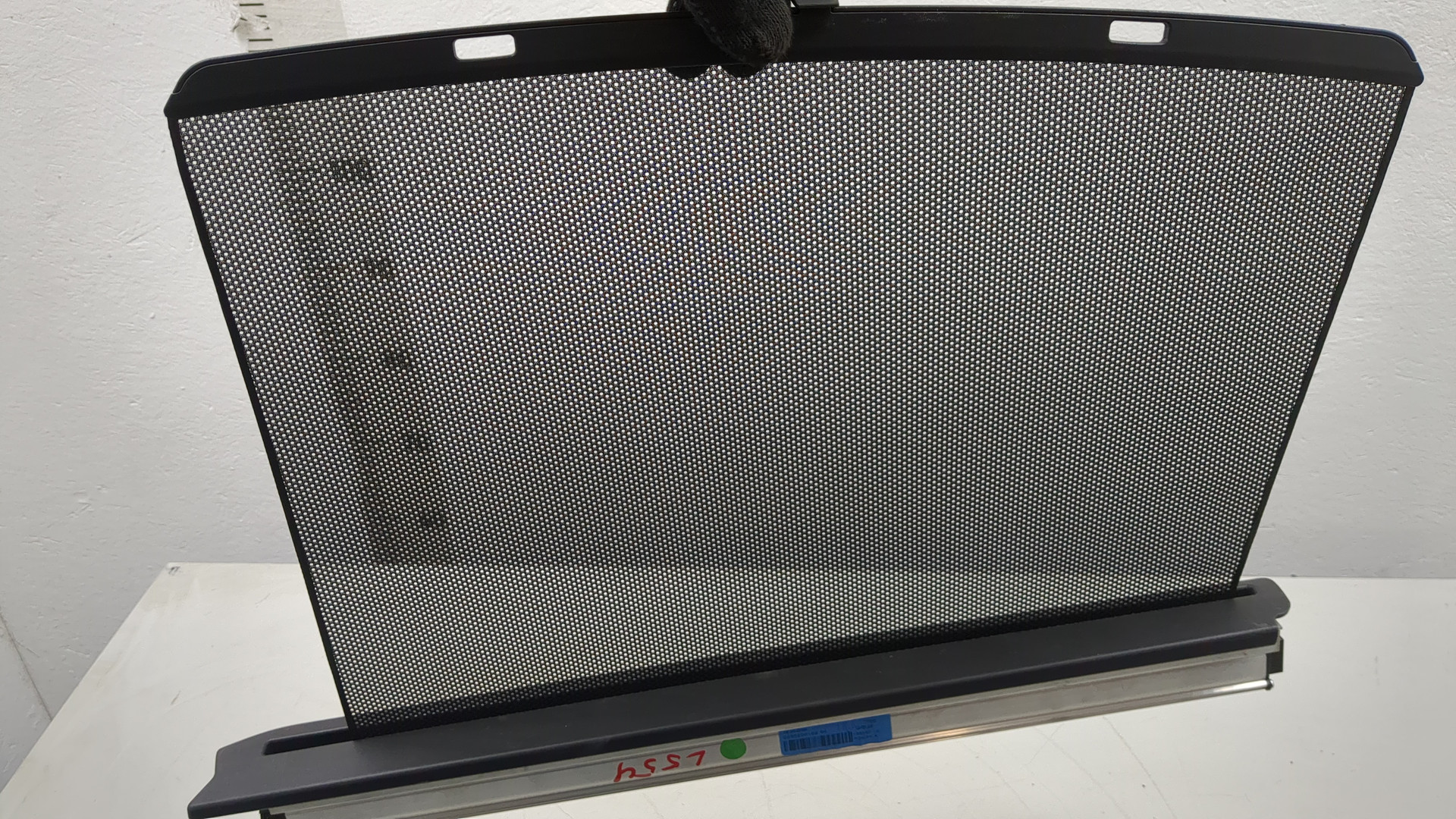 Шторка солнцезащитная