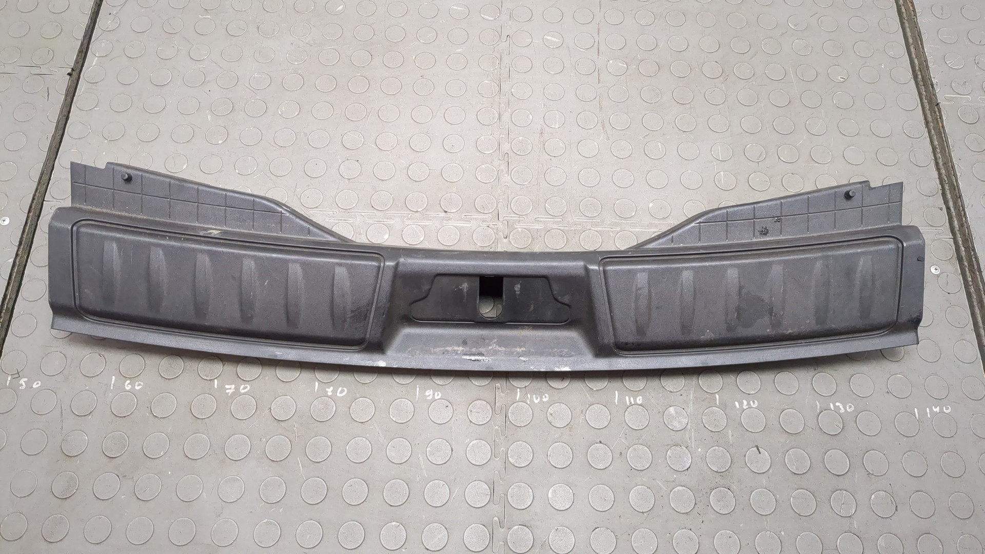 Обшивка багажника