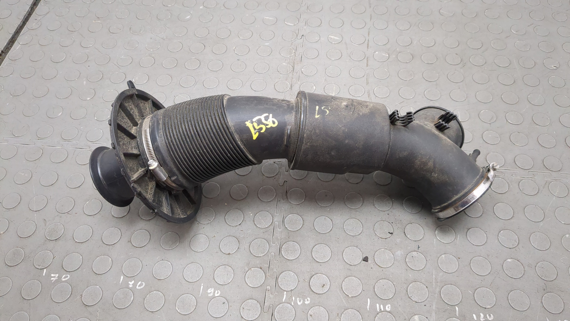 Патрубок воздушного фильтра