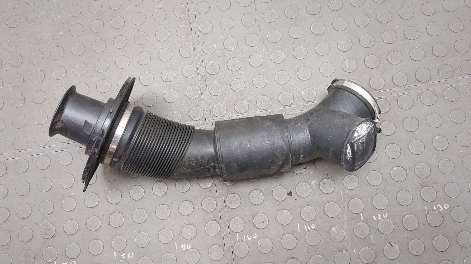 Патрубок воздушного фильтра