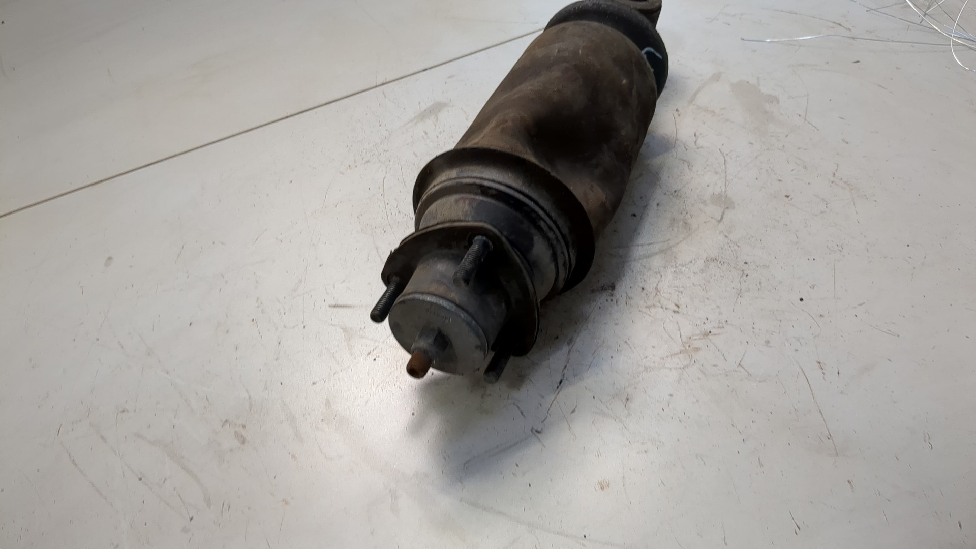 Амортизатор кабины