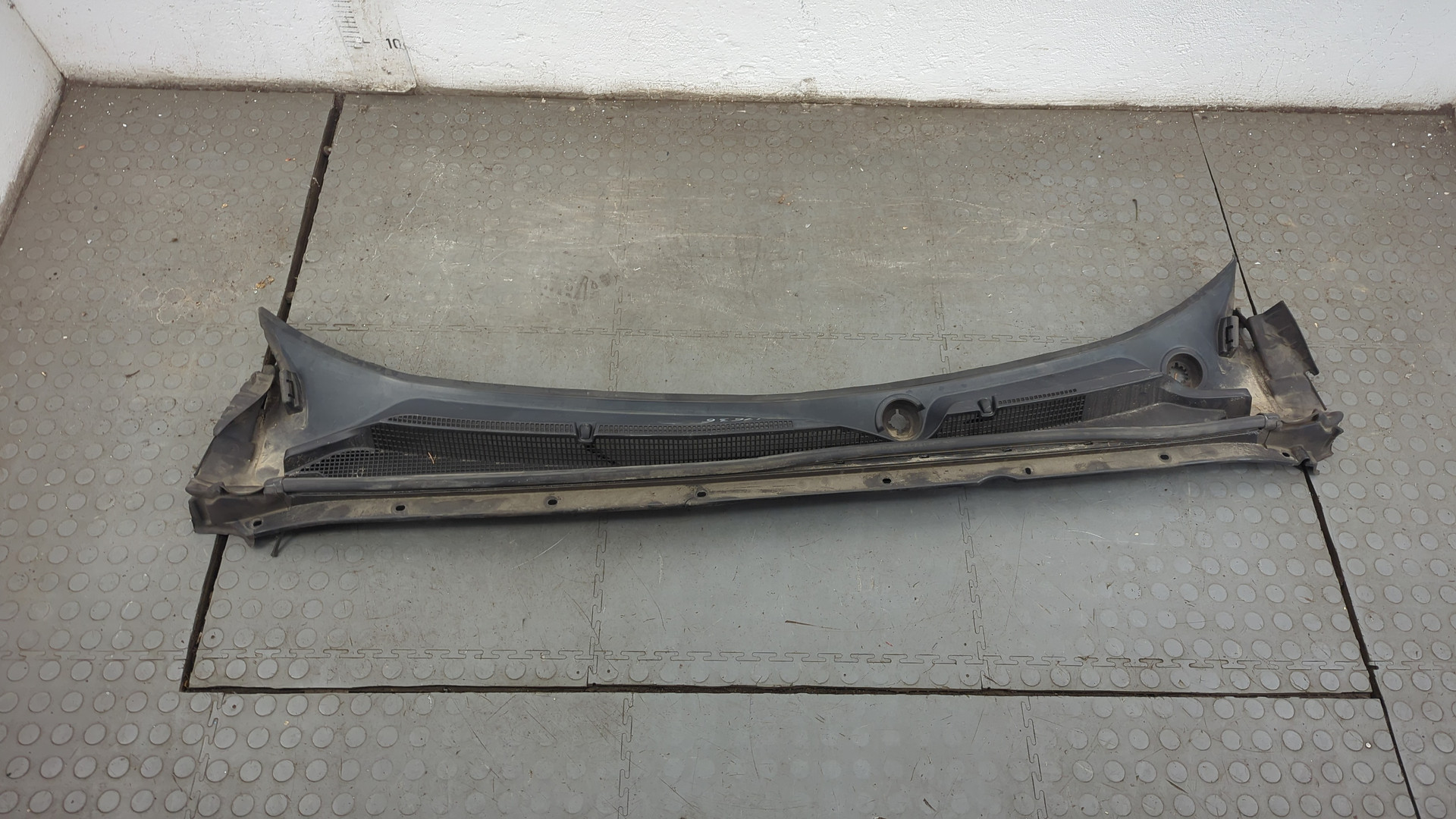 Решетка стеклоочистителей (Жабо)