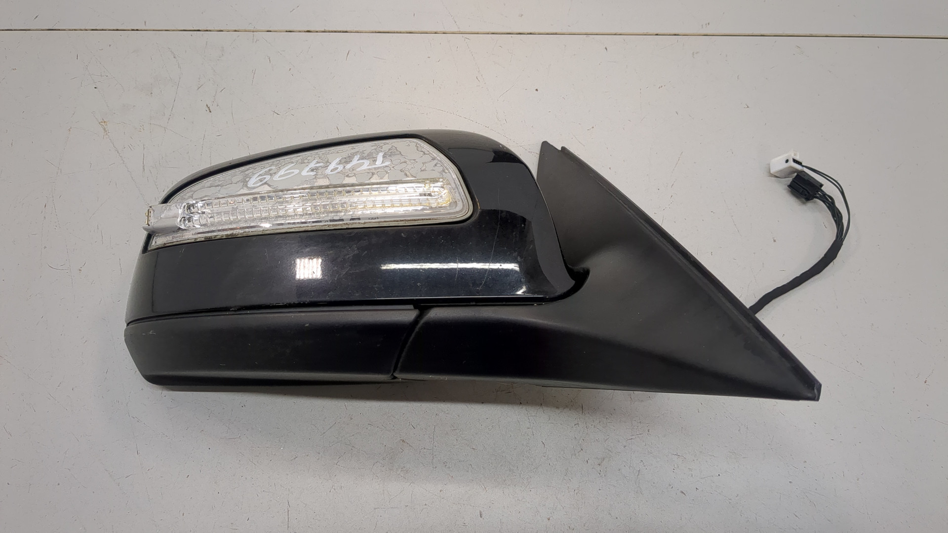 Зеркало правое электрическое