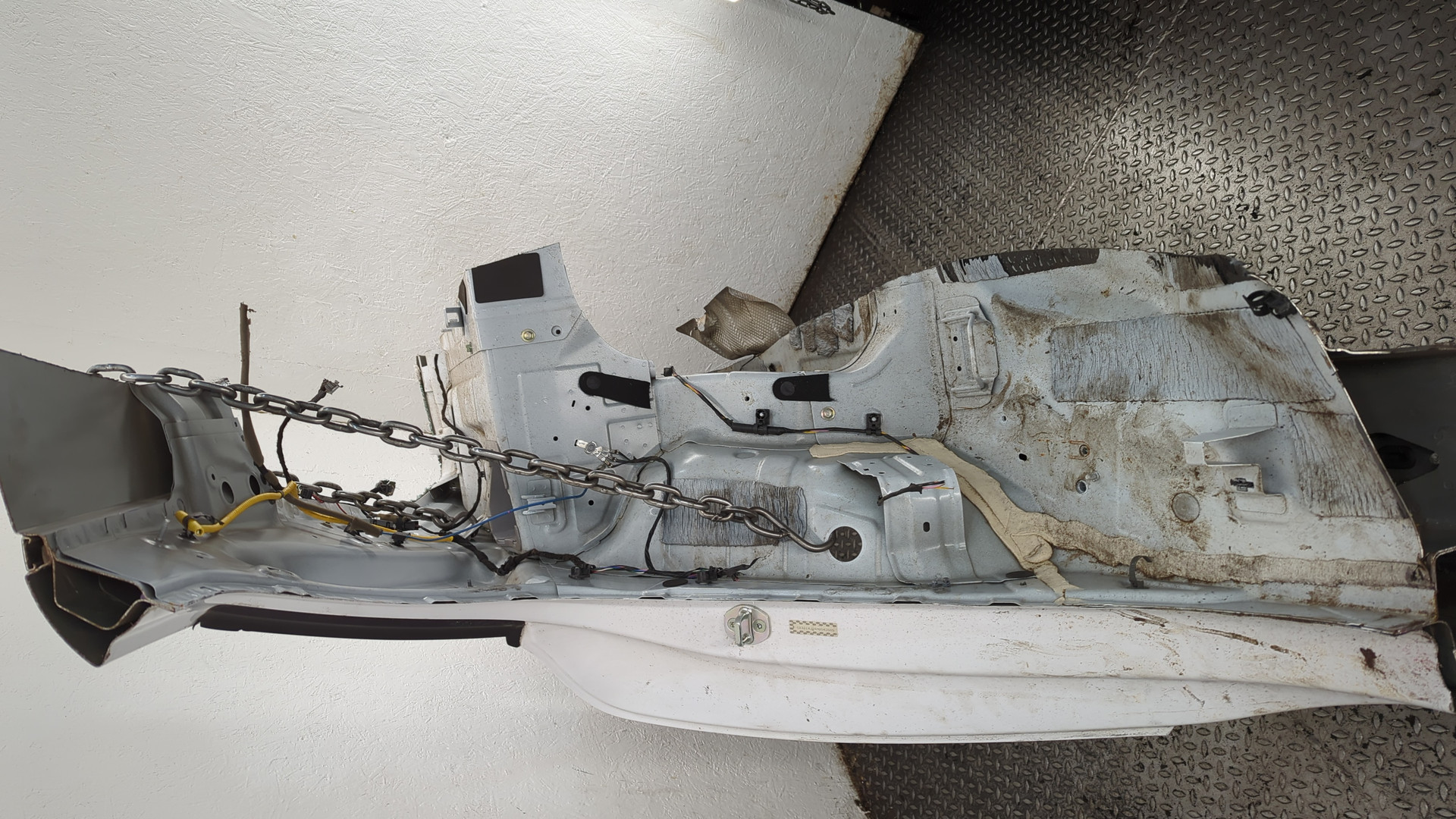 Кузовной элемент