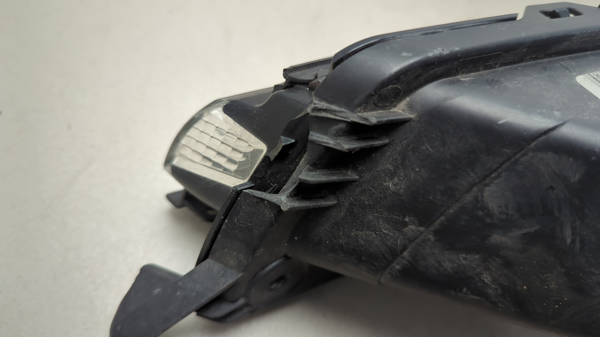 Фара дневного света правая (ходовые огни)