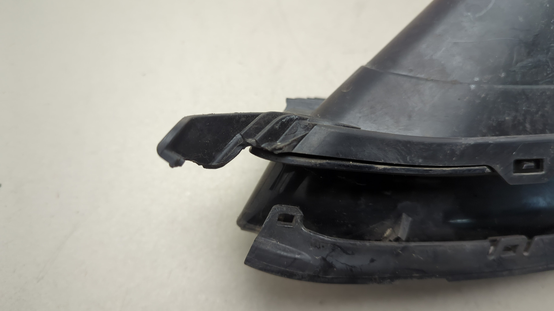 Фара дневного света правая (ходовые огни)